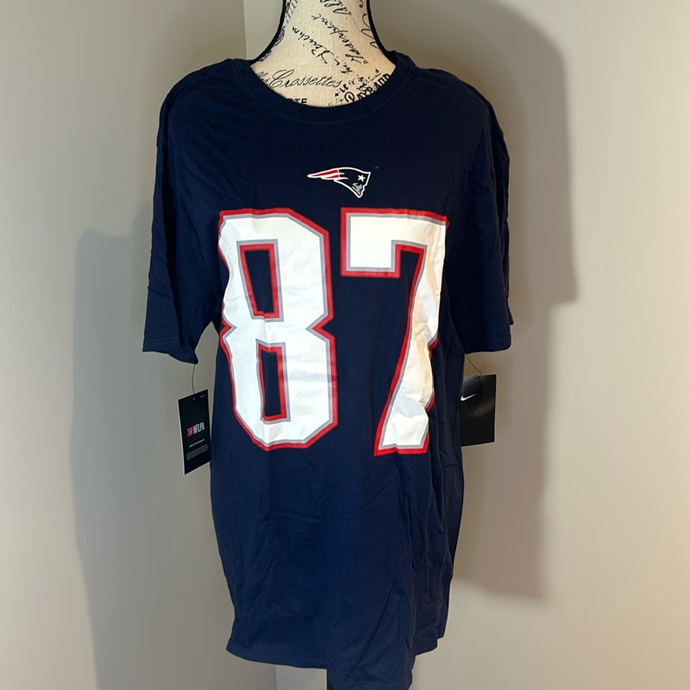NWT NFL PA Patriots Gronkowski T Shirt size L Unisex